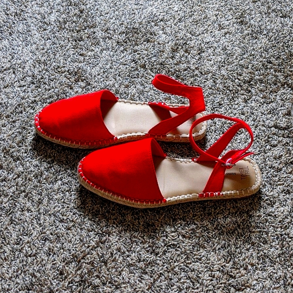 Red Sandals - Picture 1 of 3
